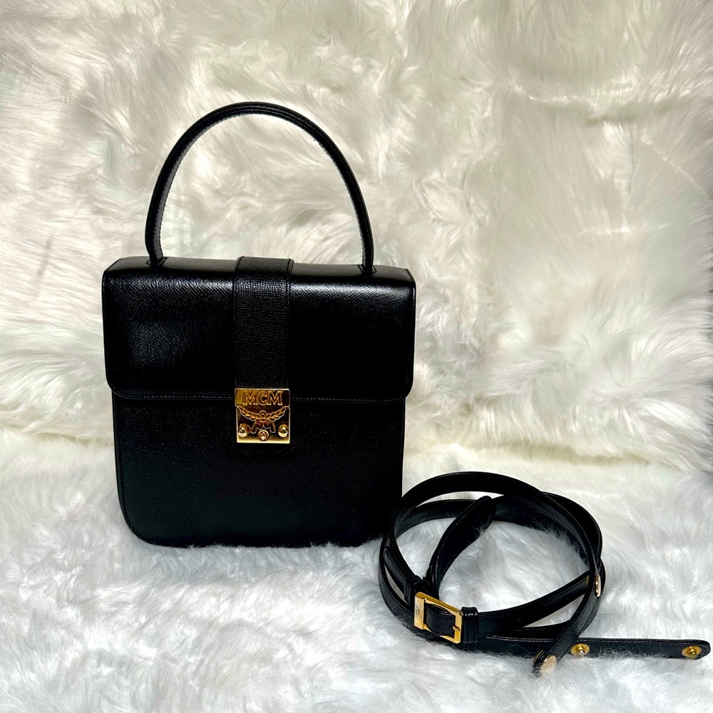 💯 Authentic MCM bag with removable strap - Preloved